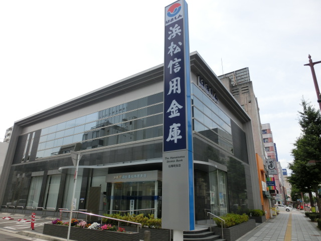 銀行：浜松信用金庫伝馬町支店　223m