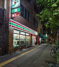 コンビ二：ｾﾌﾞﾝｲﾚﾌﾞﾝ 台東三ﾉ輪1丁目店　302m