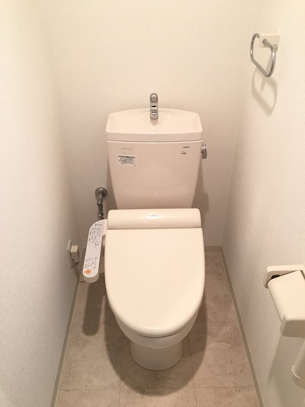 ウォシュレット付きトイレを完備