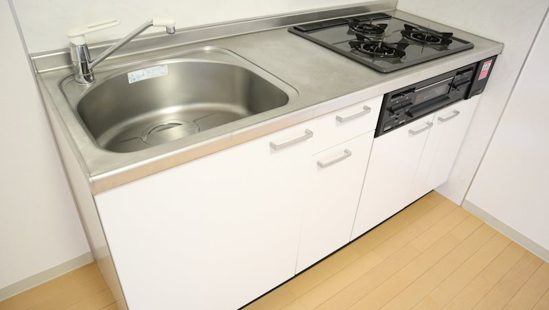 便利な3口ガスコンログリル付システムキッチン！