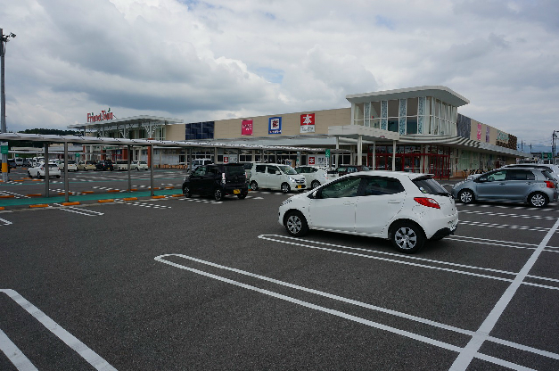 スーパー：ﾌﾚﾝﾄﾞﾏｰﾄ日野店　769m