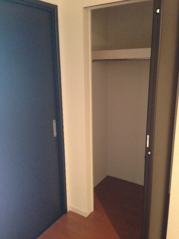 キッチン横にクローゼット