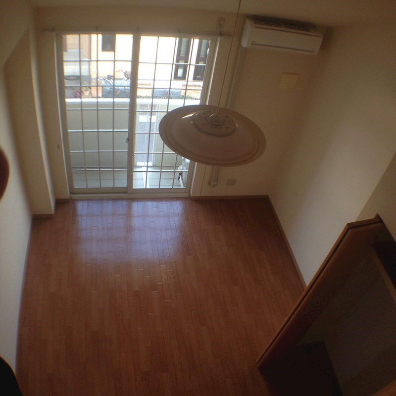 2Fロフトより洋室を見る