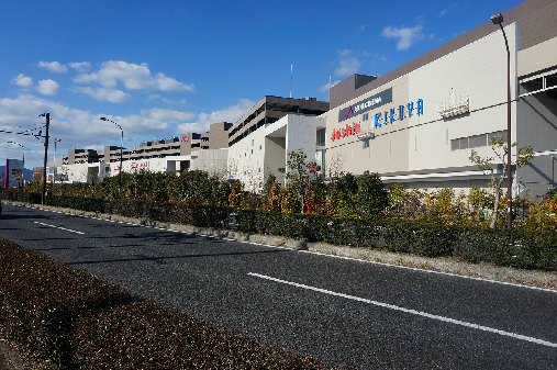 ショッピング施設：ｲｵﾝﾓｰﾙ草津　7677m