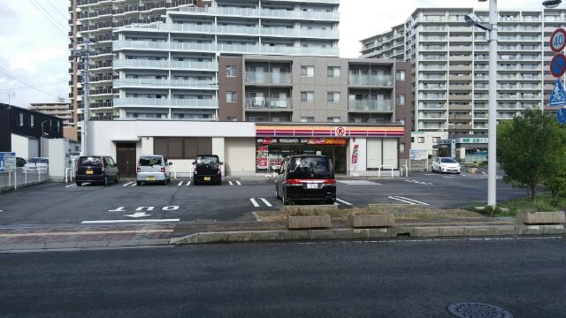 コンビ二：ｻｰｸﾙK 南草津野路町店　209m