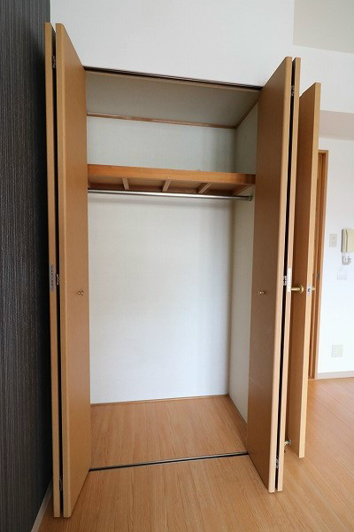 洋室のクローゼット収納です。