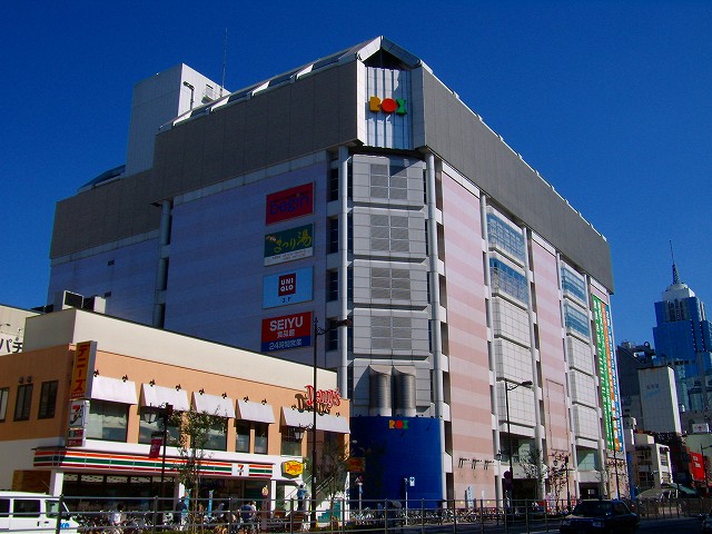 ショッピング施設：浅草ROX　285m