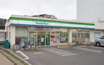 コンビ二：ﾌｧﾐﾘｰﾏｰﾄ 坂下二丁目店　638m