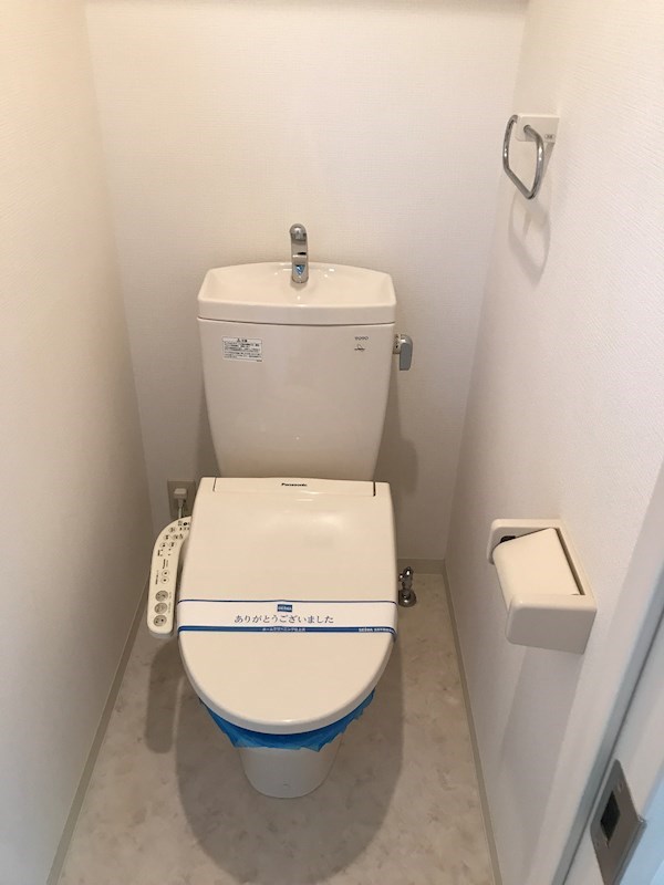 シャワートイレ完備！