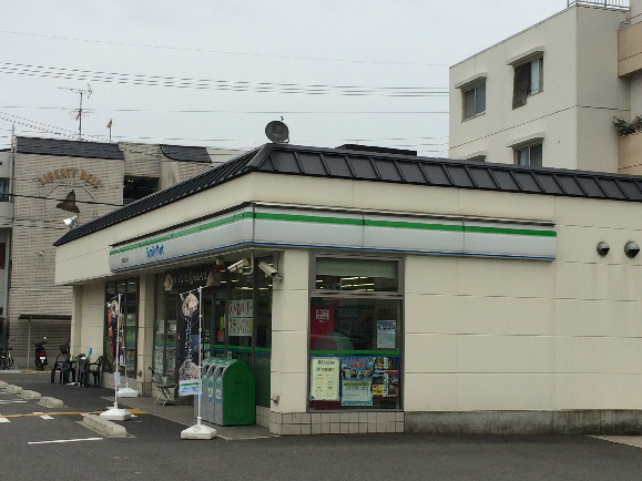 コンビ二：ﾌｧﾐﾘｰﾏｰﾄ 太秦丸太町店　262m