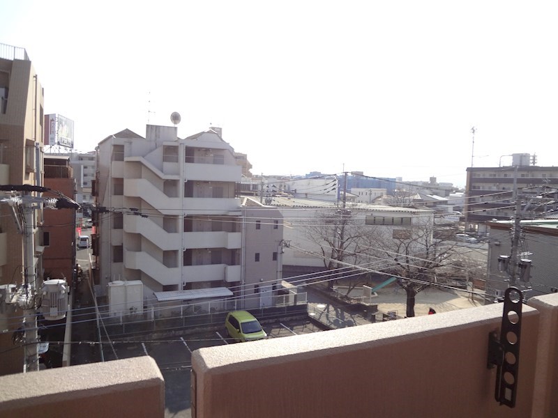 眼下に公園があります。
