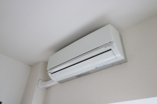 洋室にはエアコンを設備として設置！入居中の故障も対応致します！