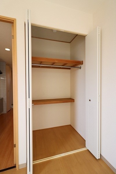 ゆったりサイズの収納で、お荷物の多い方も安心。