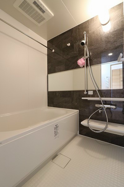 浴室乾燥機、追焚機能付きのデザイン浴室