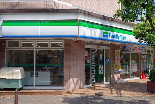 コンビ二：ﾌｧﾐﾘｰﾏｰﾄ 大森北店　361m