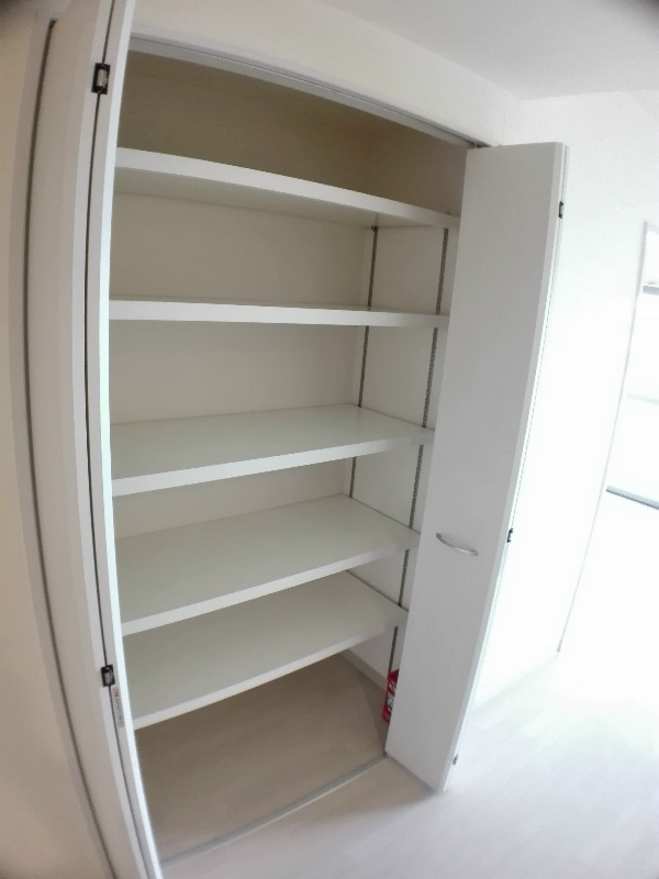 リビング・キッチン横の収納