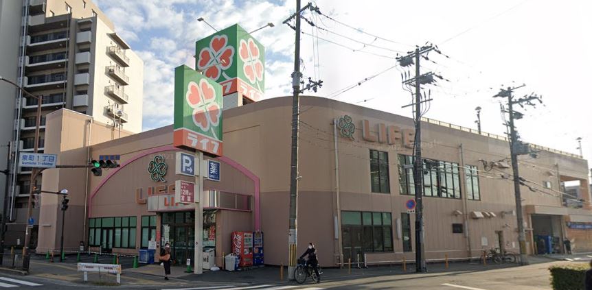 スーパー：ﾗｲﾌ 吹田泉町店　455m