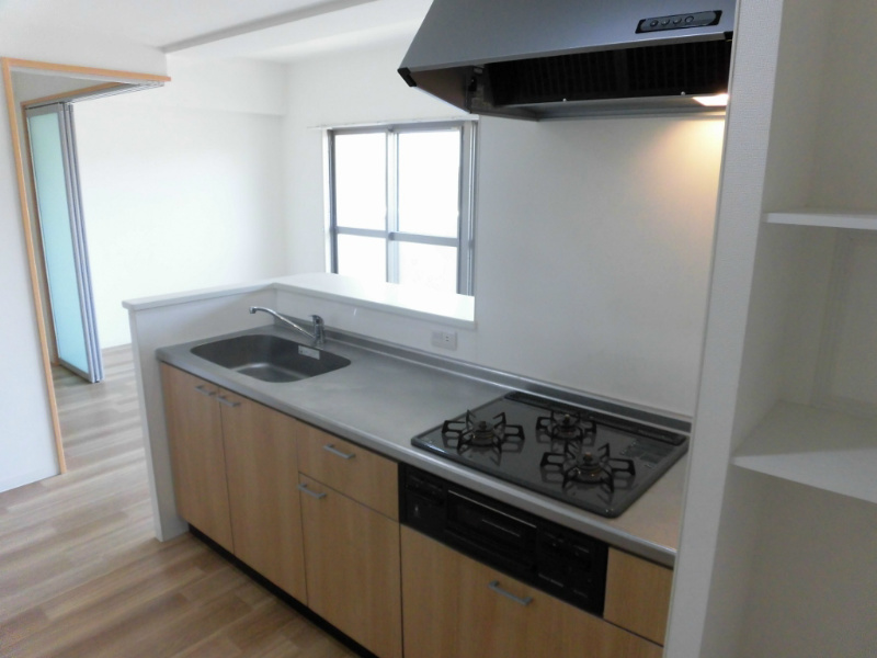 ３口のガスコンロシステムキッチンで毎日のお料理をもっと楽しく！