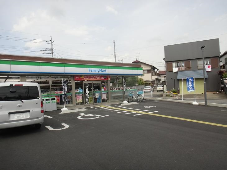 コンビ二：ﾌｧﾐﾘｰﾏｰﾄ 川口戸塚東三丁目店　80m