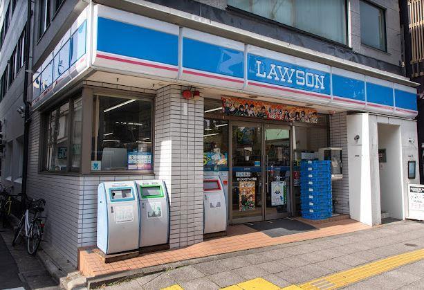 コンビ二：ﾛｰｿﾝ 王子二丁目店　243m