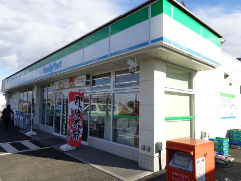 コンビ二：ﾌｧﾐﾘｰﾏｰﾄ 伊奈学園前店　415m