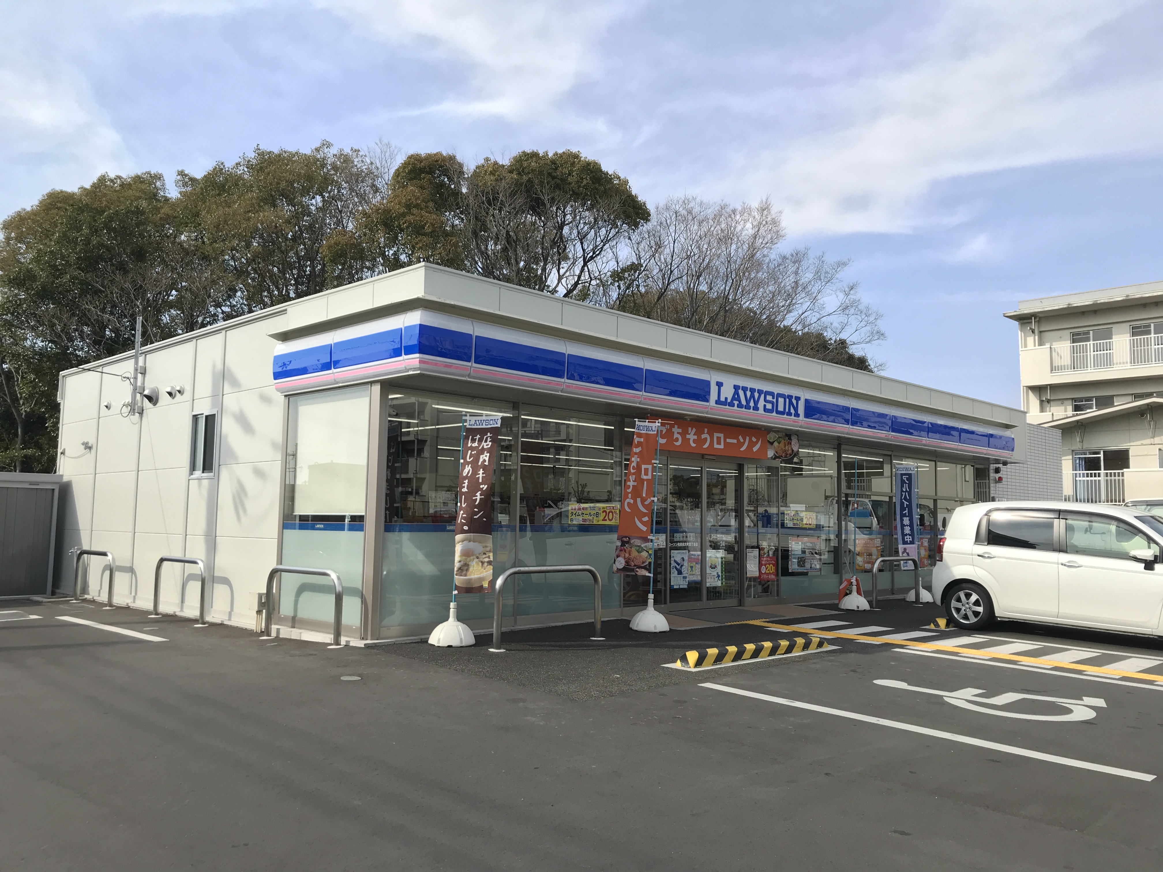 コンビ二：ﾛｰｿﾝ 和泉伯太町四丁目店　246m