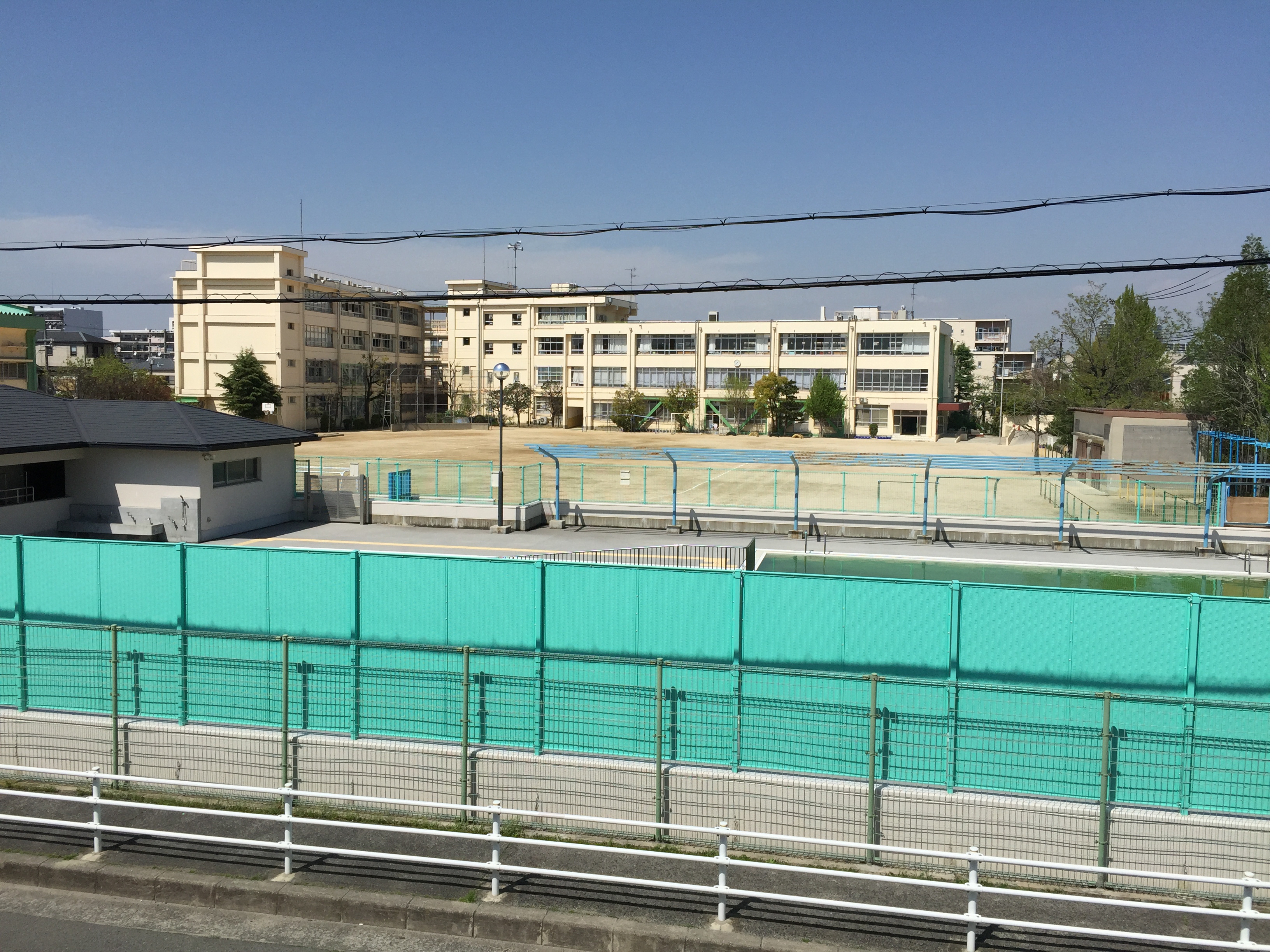 小学校：高石市立取石小学校　212m
