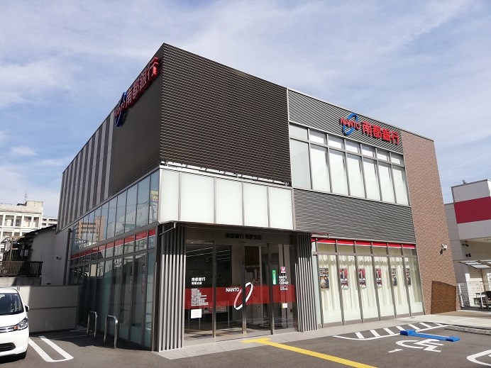 銀行：南都銀行和泉支店　679m