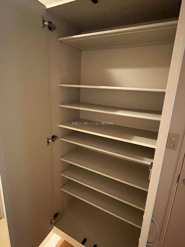 シューズボックス