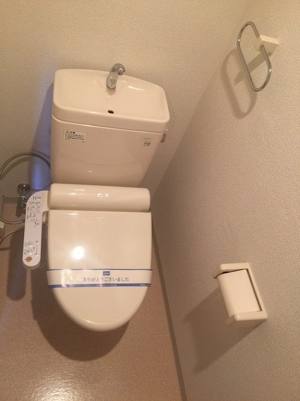 温水洗浄付便座。