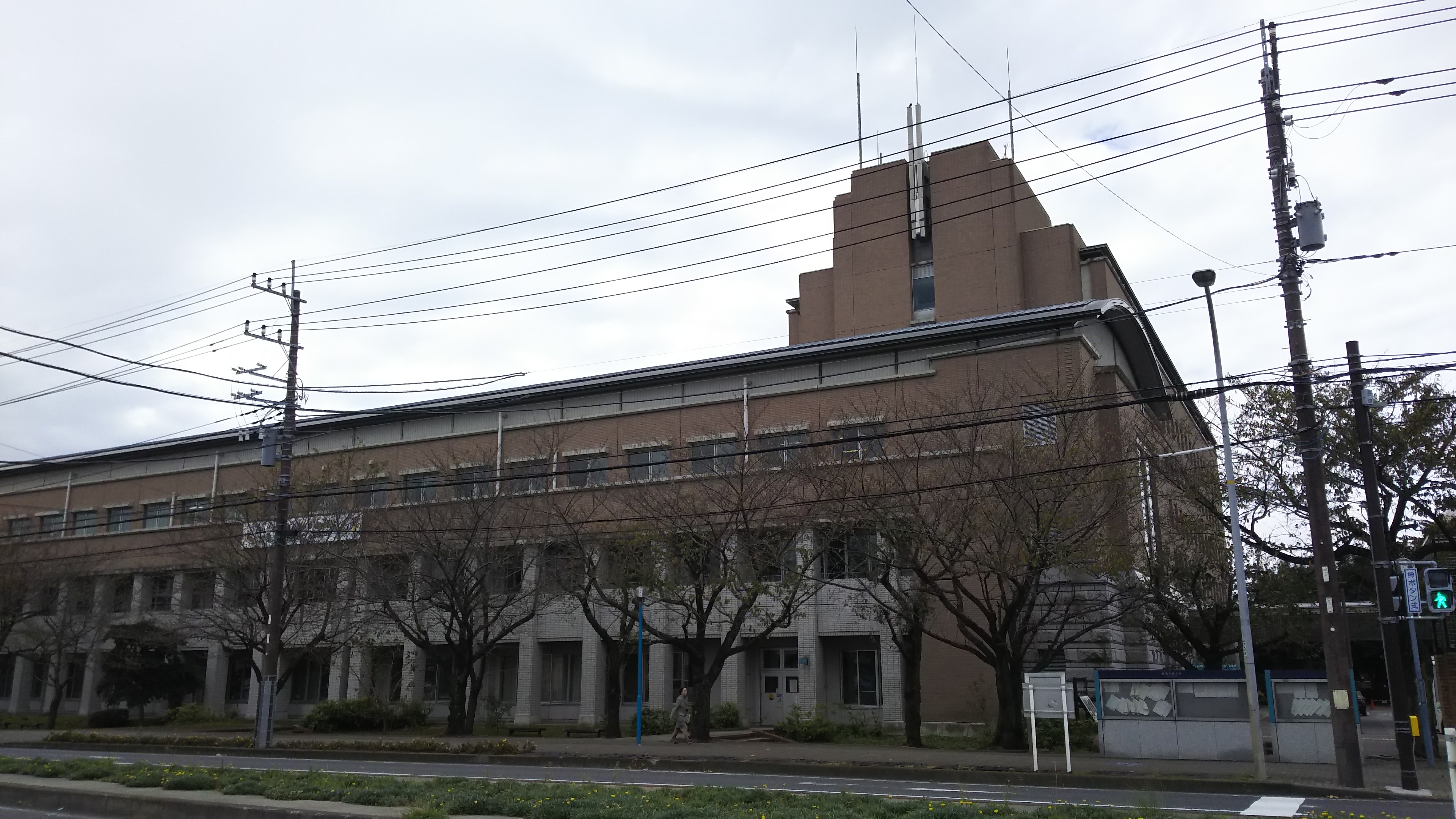 役所：綾瀬市役所　541m