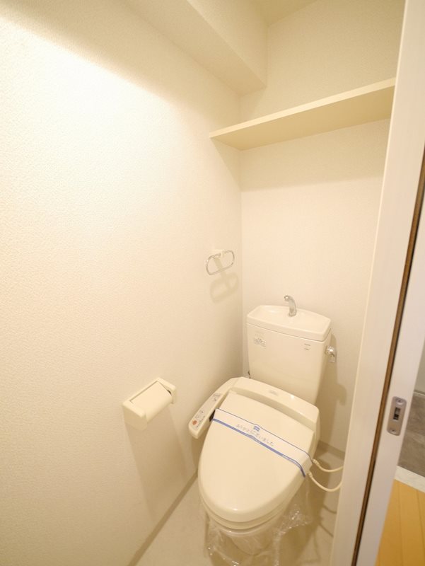 トイレ・収納棚あり