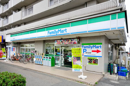 コンビ二：ﾌｧﾐﾘｰﾏｰﾄ 浦和根岸店　131m