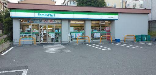 コンビ二：ﾌｧﾐﾘｰﾏｰﾄ 品川桐ヶ谷通り店　379m