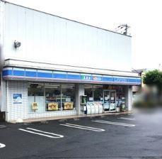コンビ二：ﾛｰｿﾝ 舎人一丁目店　296m