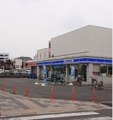 コンビ二：ﾛｰｿﾝ 足立谷在家店　140m