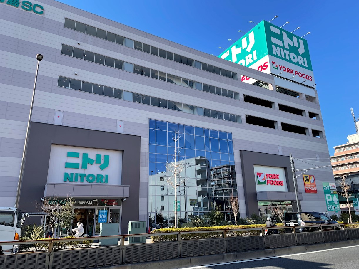 ショッピング施設：ニトリ　環七梅島店　270m