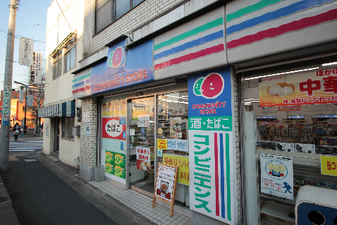 コンビ二：ｺﾐｭﾆﾃｨ･ｽﾄｱ 梅田7丁目 やまだや店　63m　近隣