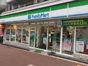 コンビ二：ﾌｧﾐﾘｰﾏｰﾄ 早稲田鶴巻町店　241m