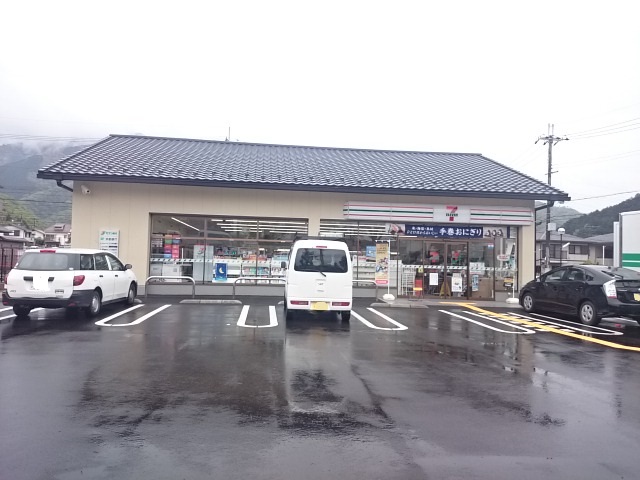 コンビ二：ｾﾌﾞﾝｲﾚﾌﾞﾝ 京都白川通上高野店　804m
