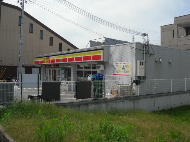 コンビ二：ﾃﾞｲﾘｰﾔﾏｻﾞｷ 明石魚住駅南口店　447m