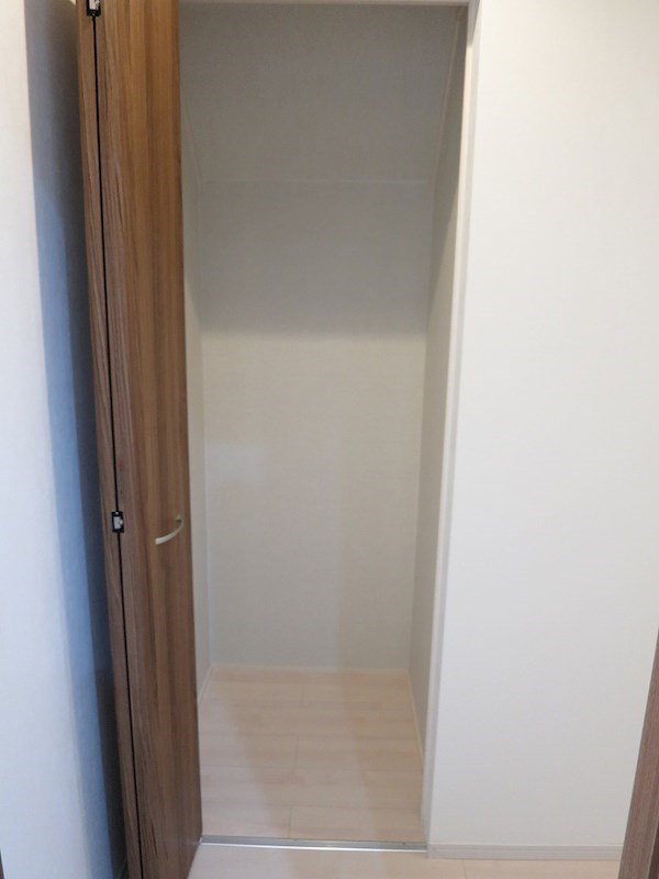 廊下収納あり