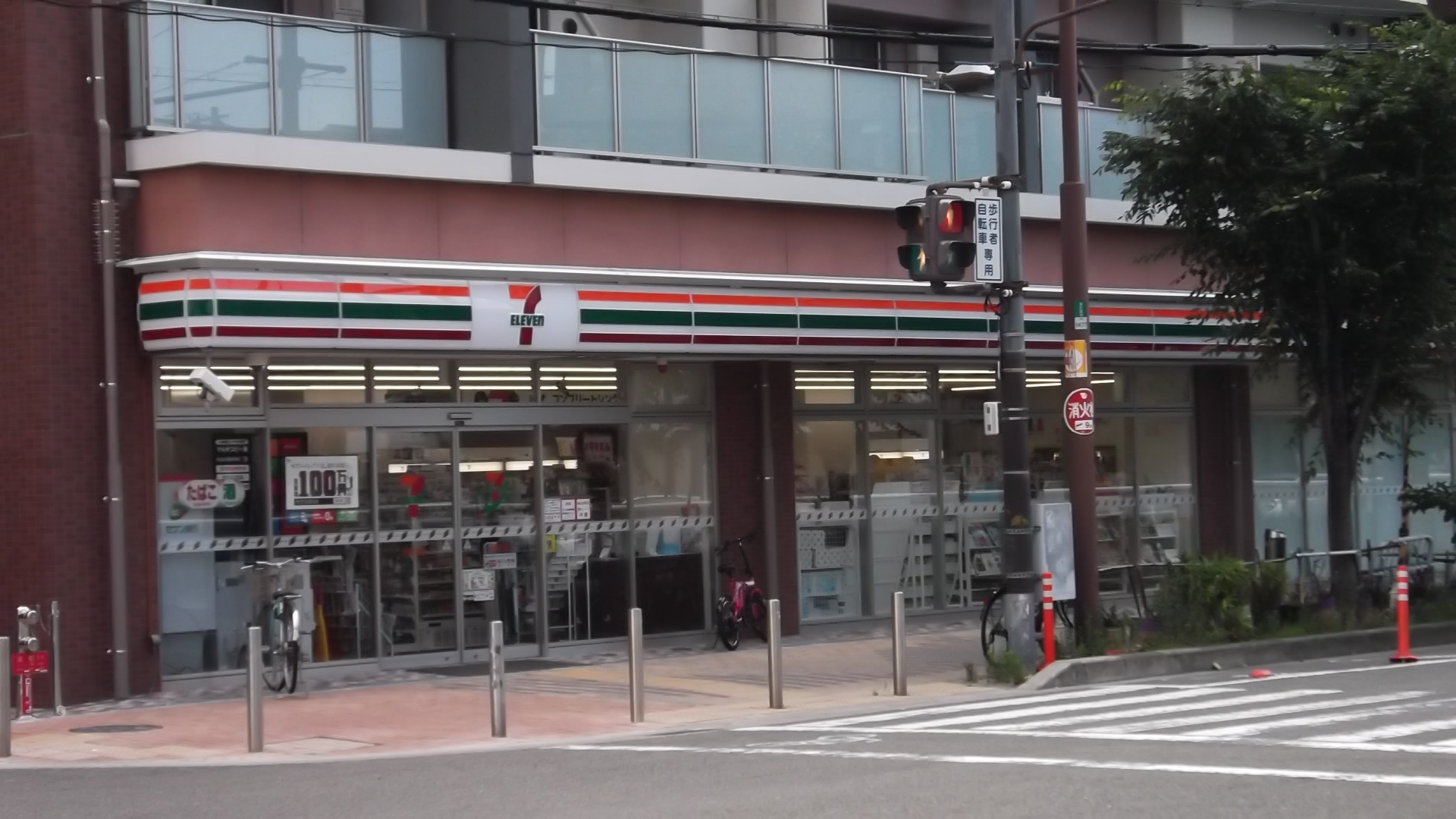 コンビ二：ｾﾌﾞﾝｲﾚﾌﾞﾝ 東大阪長堂1丁目店　222m