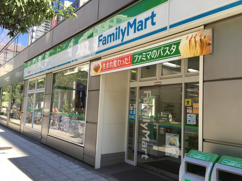 コンビ二：ﾌｧﾐﾘｰﾏｰﾄ 京町堀店　78m