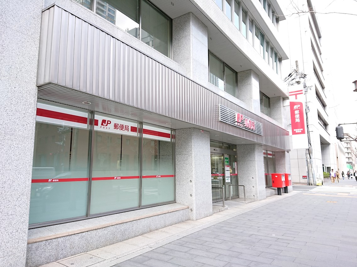 郵便局：御堂筋本町郵便局　422m