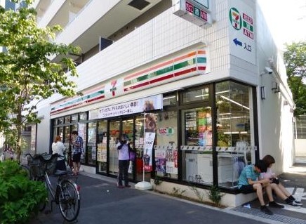コンビ二：ｾﾌﾞﾝｲﾚﾌﾞﾝ 世田谷下馬2丁目店　330m