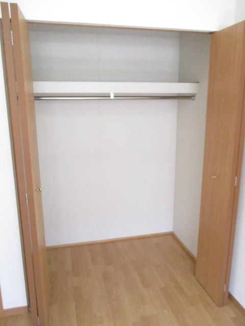 大型収納は各部屋についてます♪