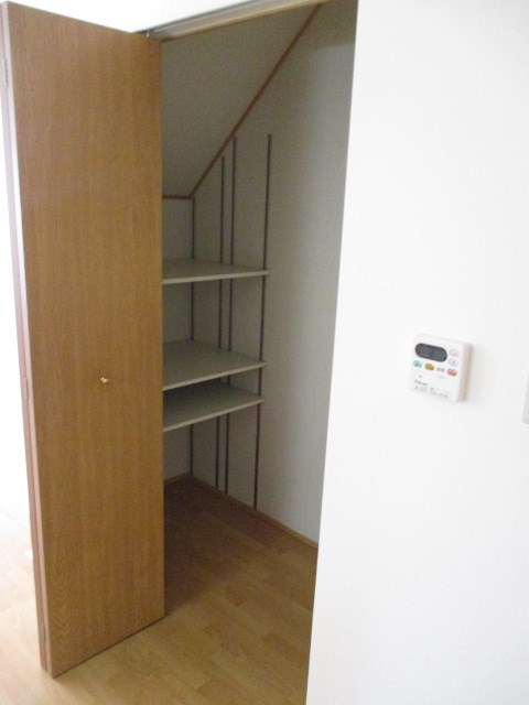 階段下にも大型収納