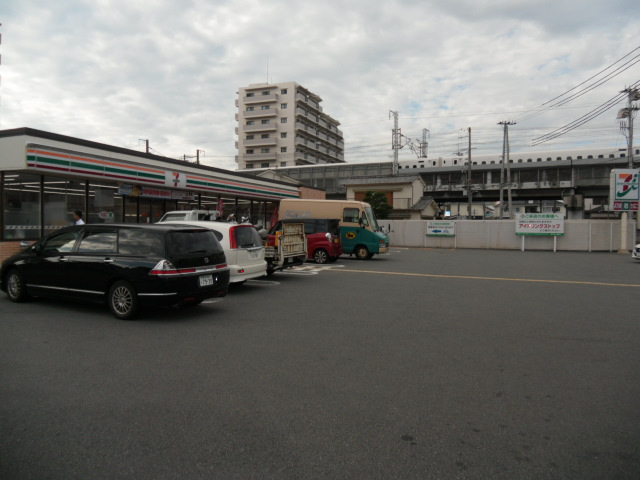 コンビ二：ｾﾌﾞﾝｲﾚﾌﾞﾝ 明石二見町店　267m