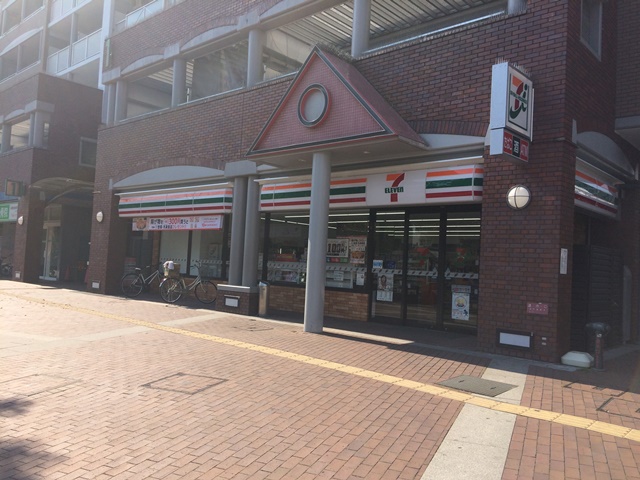 コンビ二：ｾﾌﾞﾝｲﾚﾌﾞﾝ JR兵庫駅前店　208m